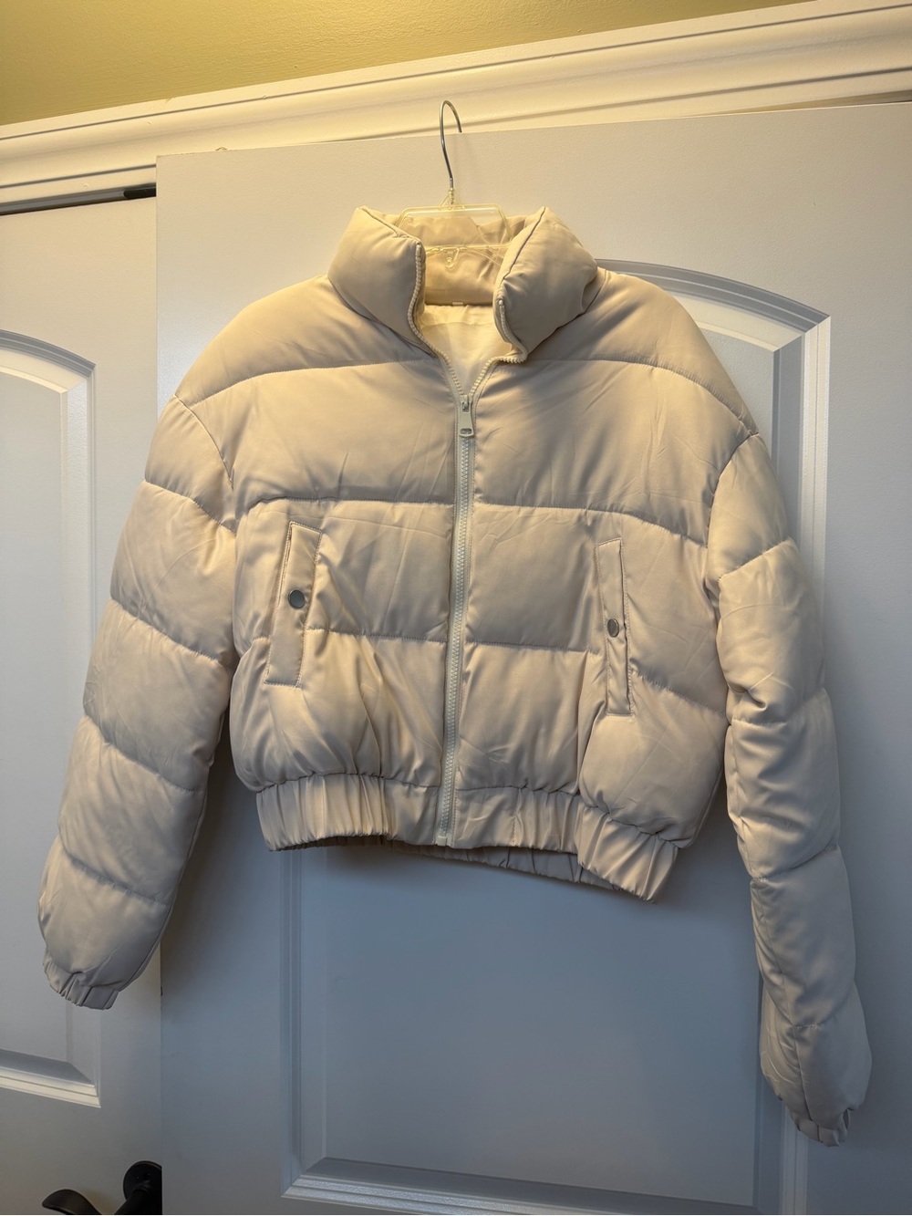 Women's Cream Puffer Jacket - Cropped Zip Front